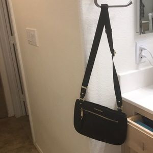Micheal Kors Black Crossbody Purse